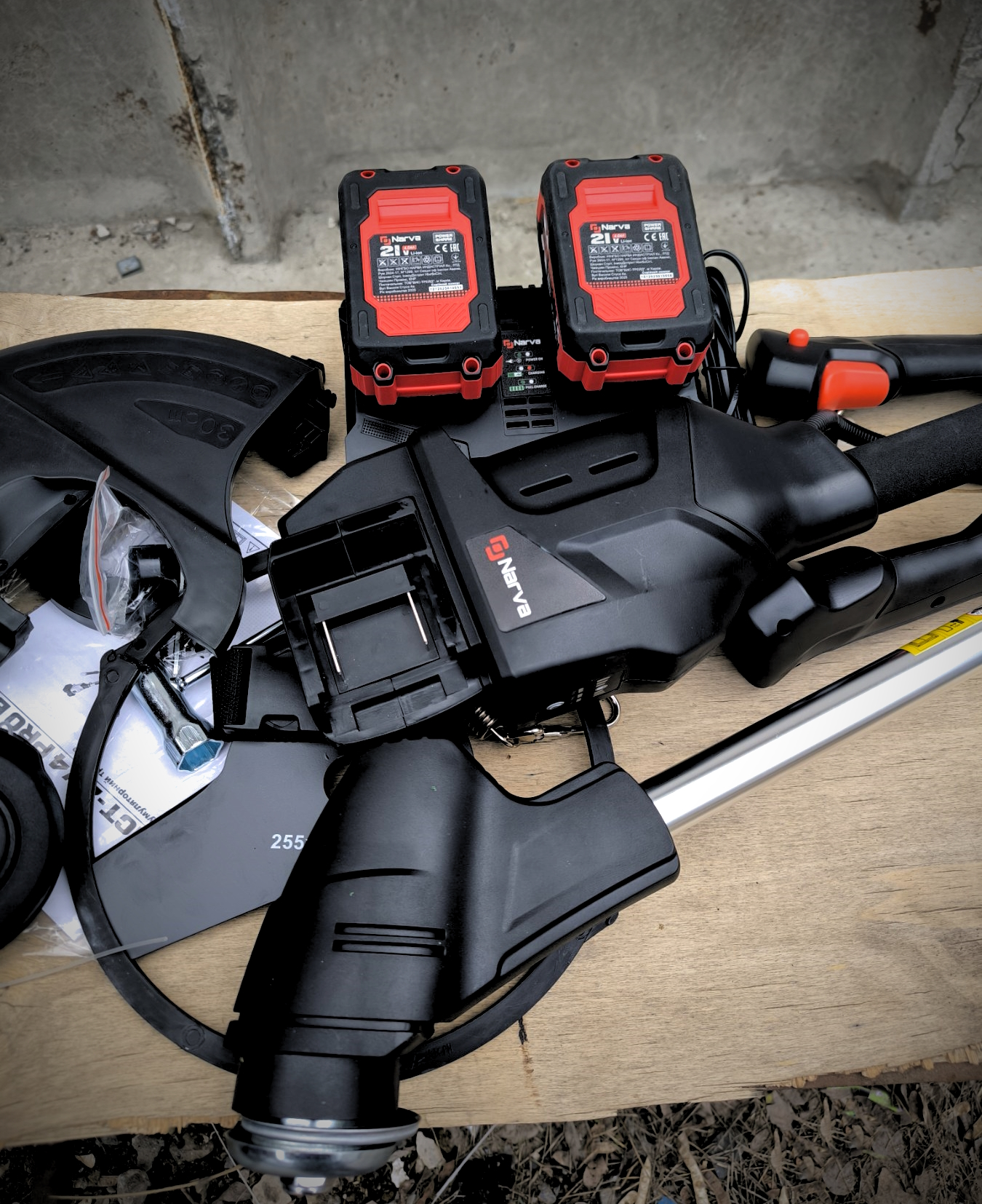 Триммер на аккумуляторе NARVA NCT-21/4 PRO BL 2564